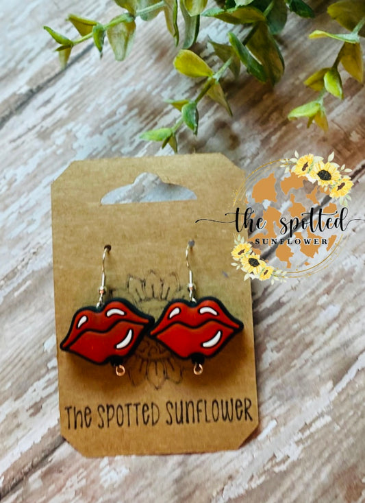 Retro Kisses Earrings